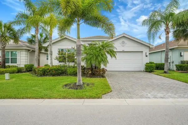 11081 SW Carriage Hill Lane, Port St Lucie, FL 34987