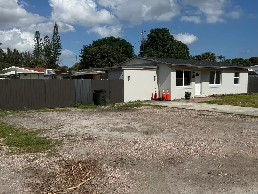 4375 Brentwood Court, West Palm Beach, FL 33406 - Image #2