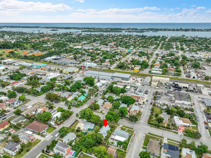 5211 Garden Avenue, West Palm Beach, FL 33405 - Image #2