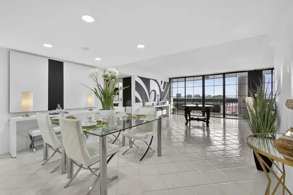 2000 Presidential Way #704, West Palm Beach, FL 33401