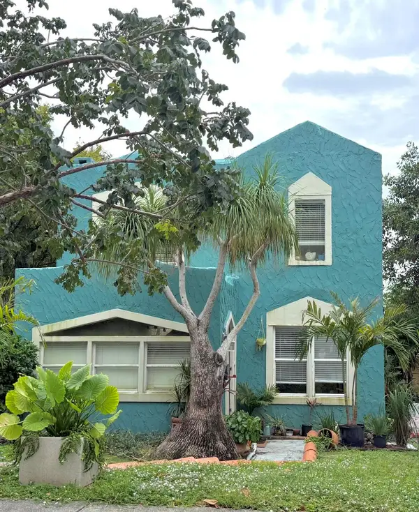 944 39th Court, West Palm Beach, FL 33407