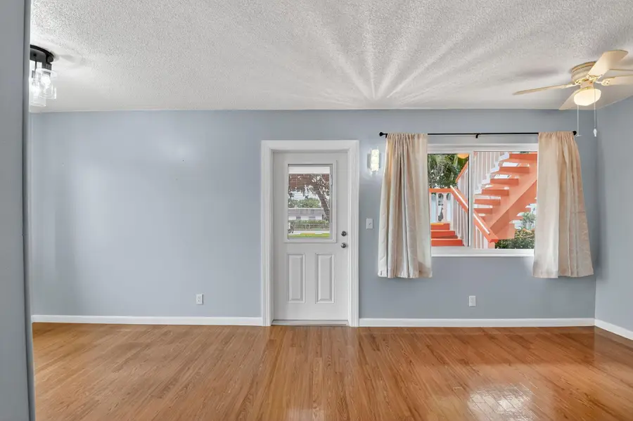 331 Sheffield N, West Palm Beach, FL 33417 - Image #2