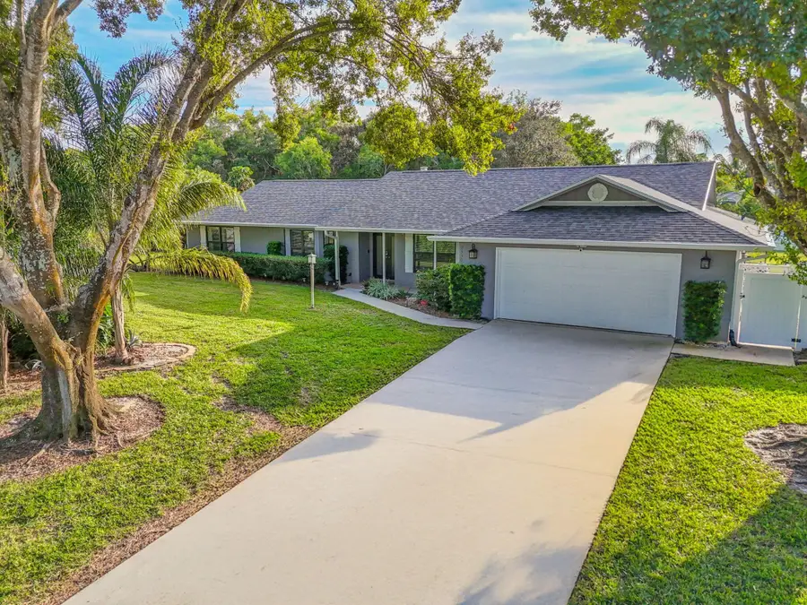 2530 NE Pinecrest Lakes Boulevard, Jensen Beach, FL 34957 - Image #2