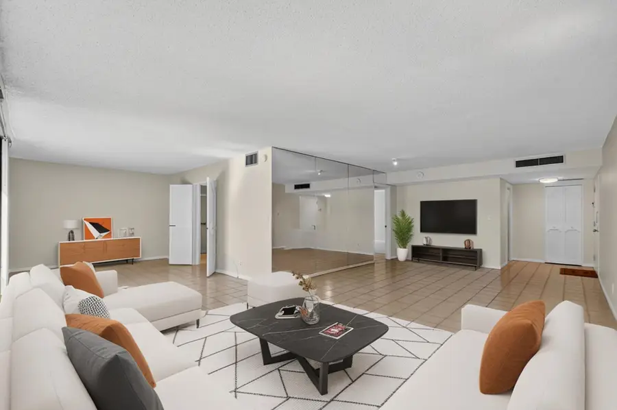 2000 Presidential Way #206, West Palm Beach, FL 33401 - Image #3