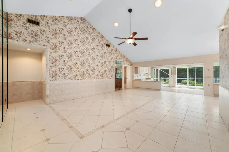 2368 Saratoga Bay Drive, West Palm Beach, FL 33409 - Image #3