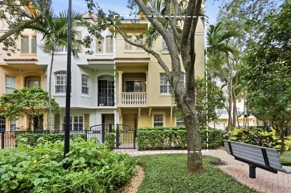 2720 Ravella Way, Palm Beach Gardens, FL 33410