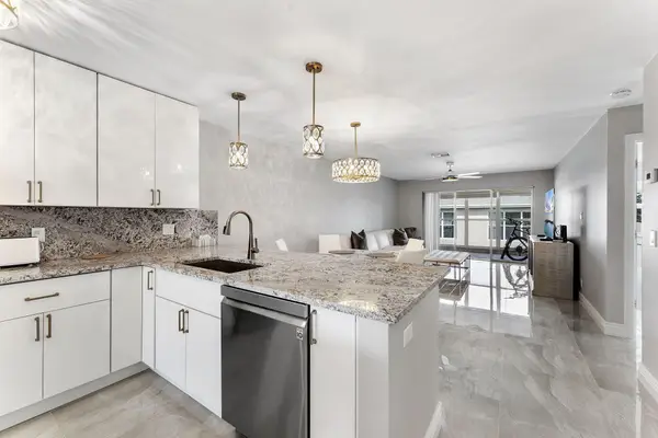 1020 Silk Oak Terrace #204, Delray Beach, FL 33445