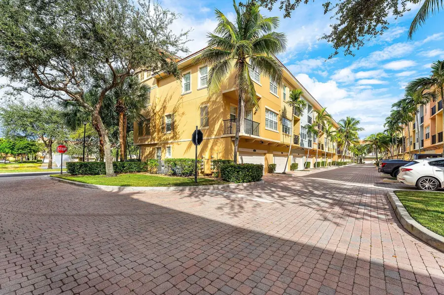 2446 San Pietro Circle, Palm Beach Gardens, FL 33410 - Image #3
