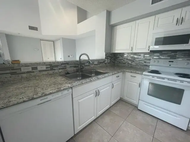 7856 Sonoma Springs Circle #305, Lake Worth, FL 33463 - Image #2