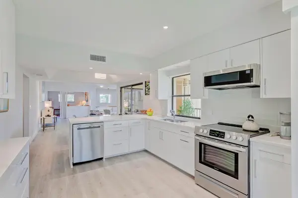 17053 Waterbend 231 Drive #231, Jupiter, FL 33477