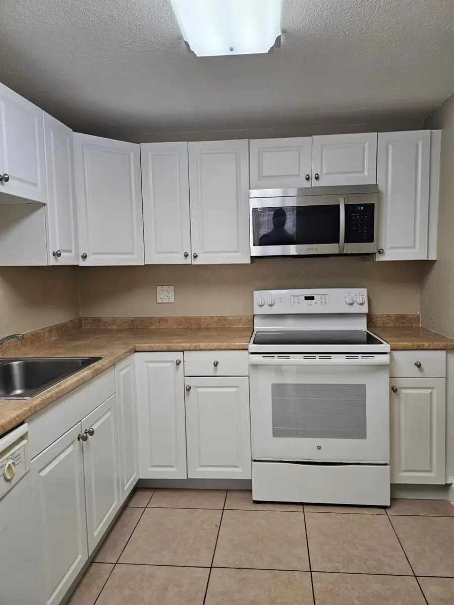 4324 NW 9th Avenue #6-1c, Deerfield Beach, FL 33064 - Image #3