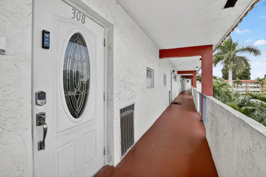 9500 N Hollybrook Lake Drive #308, Pembroke Pines, FL 33025 - Image #2