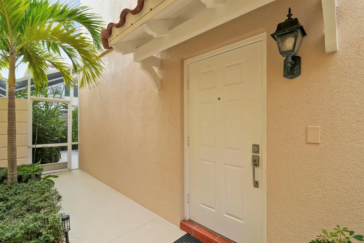 18 Tall Oaks Circle, Tequesta, FL 33469 - Image #1