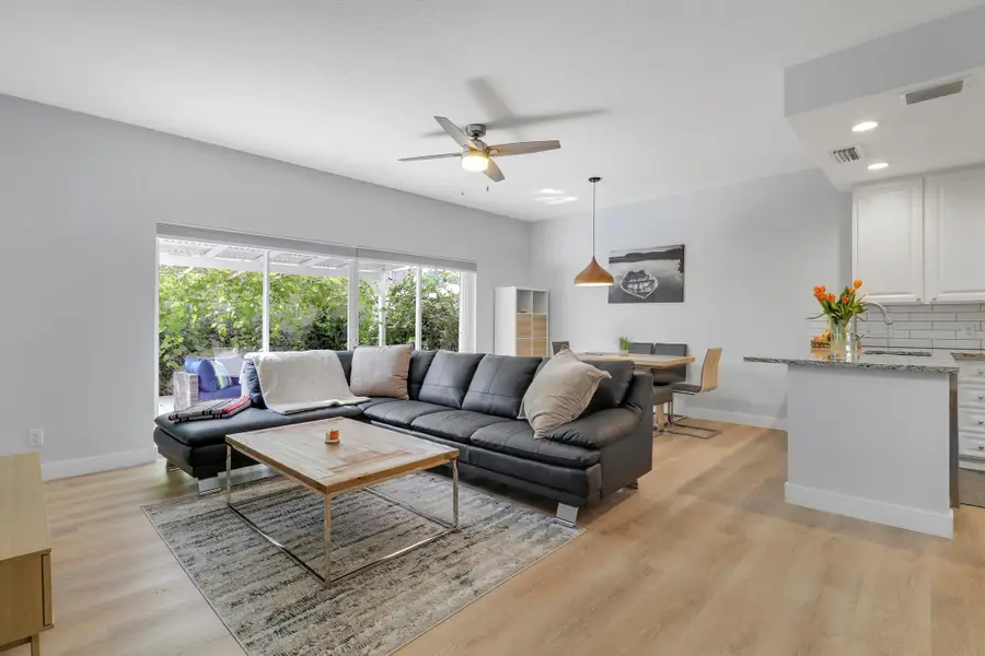 18 Tall Oaks Circle, Tequesta, FL 33469 - Image #2