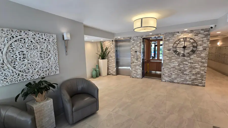 575 Oaks Lane #509, Pompano Beach, FL 33069 - Image #2