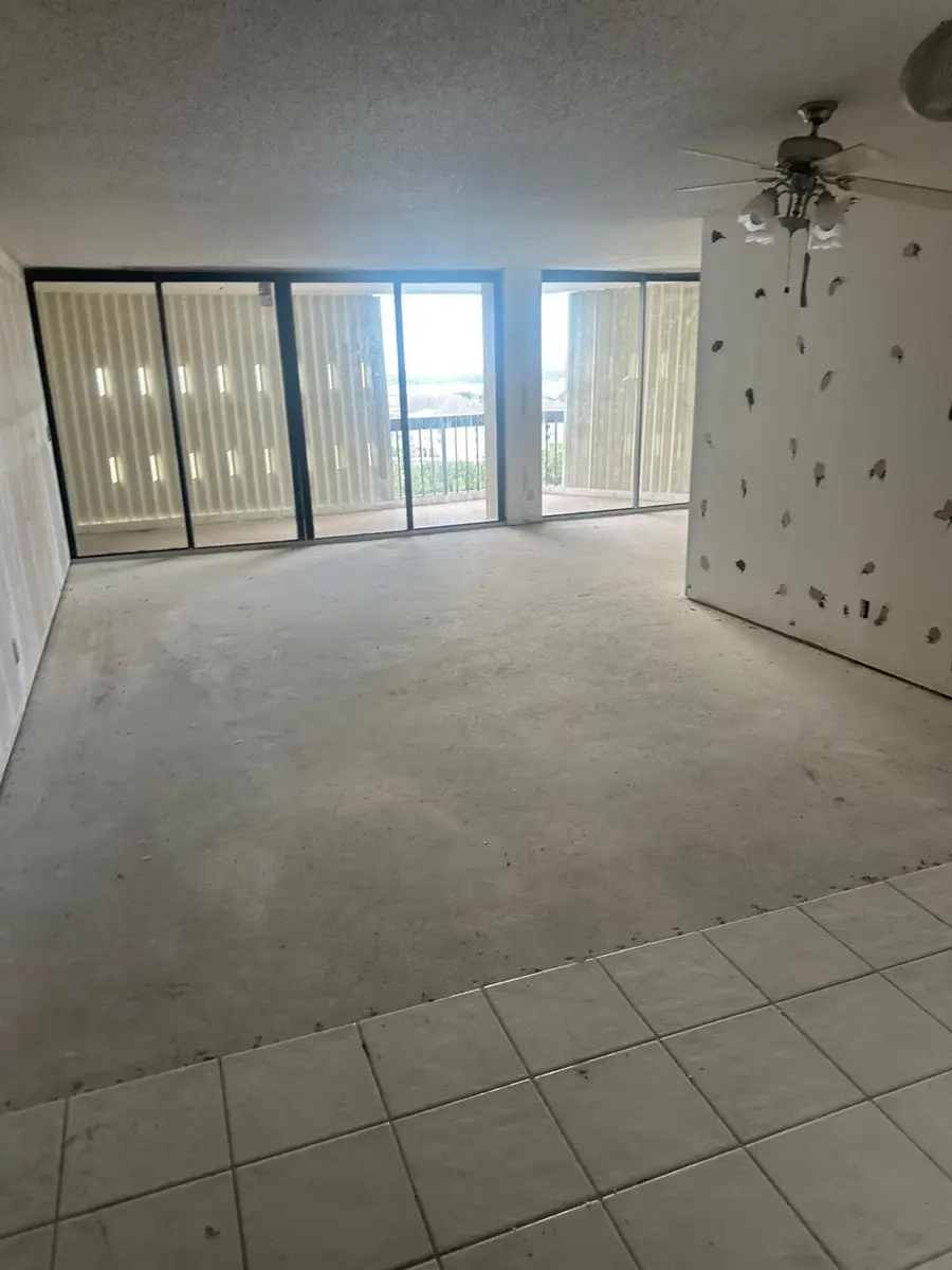 2425 Presidential Way #1203, West Palm Beach, FL 33401 - Image #2