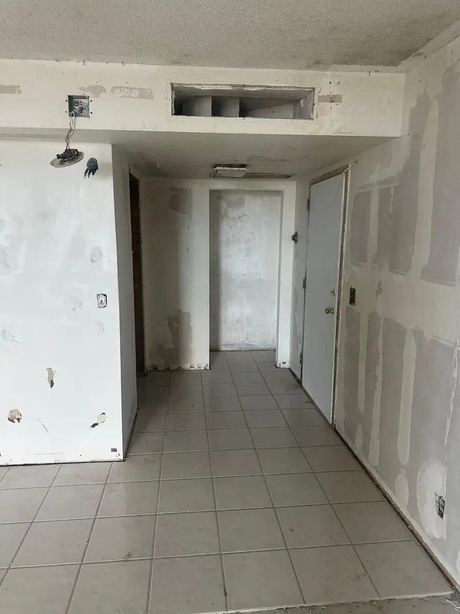 2425 Presidential Way #1203, West Palm Beach, FL 33401 - Image #3