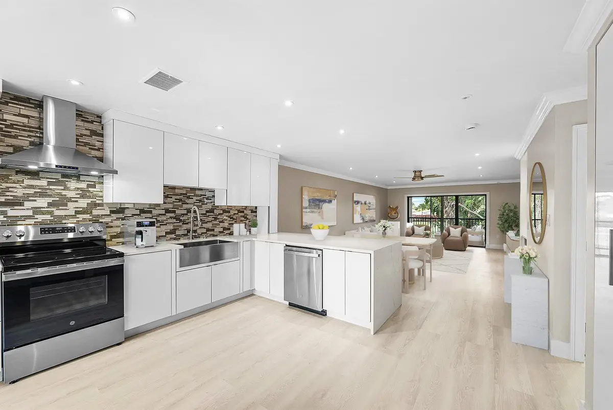 18 Stratford Drive E #F, Boynton Beach, FL 33436 - Image #1