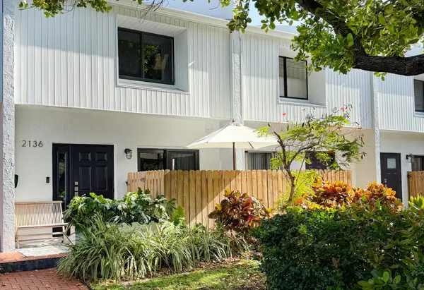 2136 NE 44th Street #4, Lighthouse Point, FL 33064