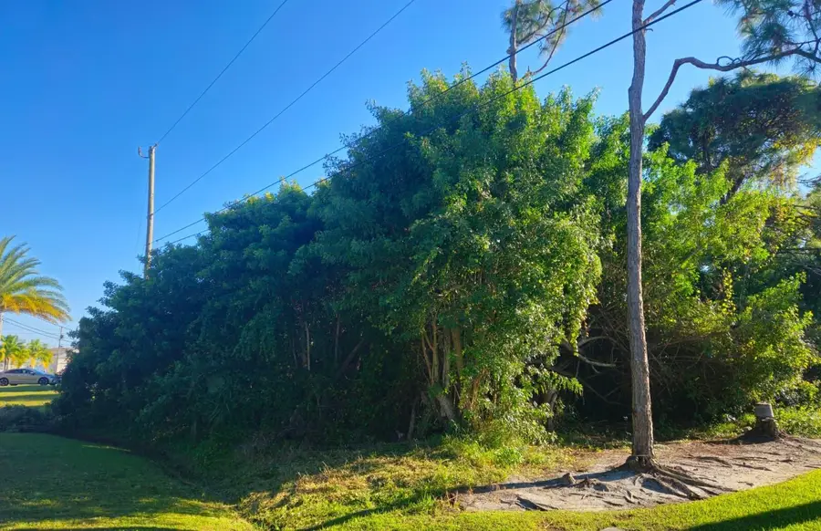 5550 NW Lundy Circle S, Port Saint Lucie, FL 34986 - Image #2