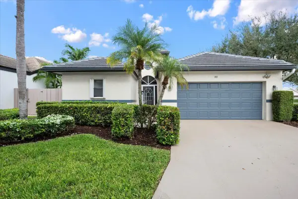 201 Citrus Trail, Boynton Beach, FL 33436