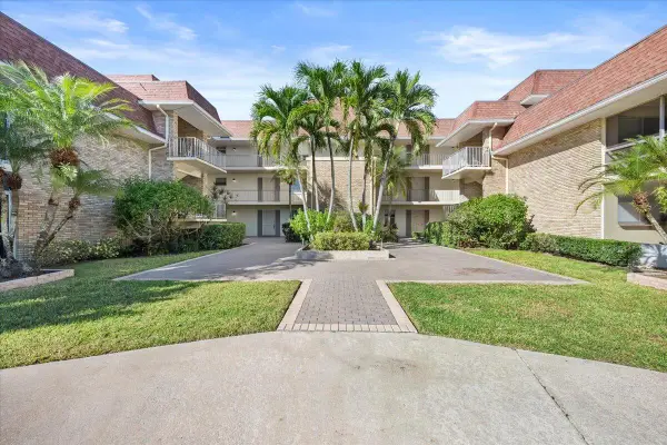 5500 Tamberlane Circle #105, Palm Beach Gardens, FL 33418