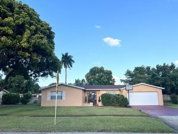 1827 Pinehurst Drive, West Palm Beach, FL 33407