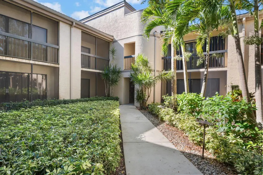 9460 Meadowood Drive #103, Fort Pierce, FL 34951 - Image #3