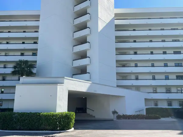 19800 Sandpointe Bay Drive #204, Tequesta, FL 33469