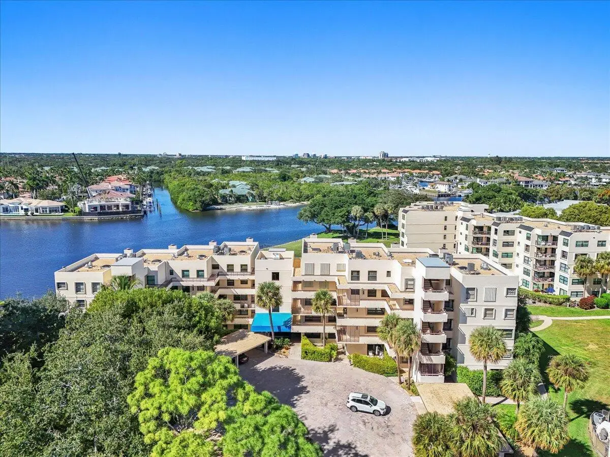 364 Golfview Road #405, North Palm Beach, FL 33408 - Image #1