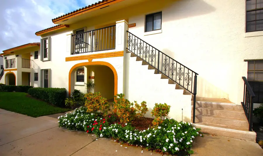 2900 Olivewood Terrace #203, Boca Raton, FL 33431 - Image #2