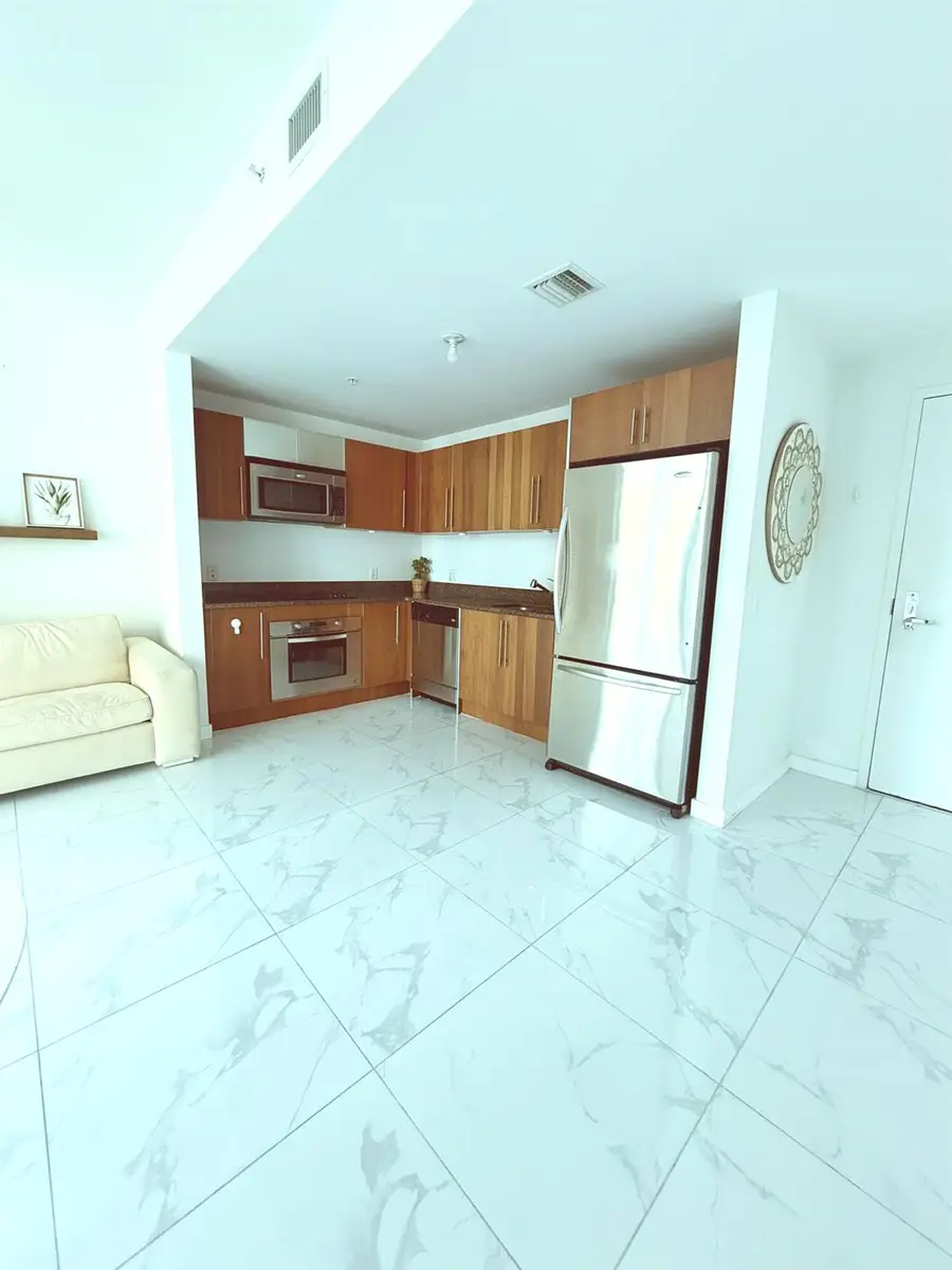 300 S Biscayne Boulevard #T-2209, Miami, FL 33131 - Image #3