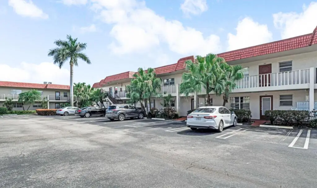 33 Abbey Lane #103, Delray Beach, FL 33446 - Image #1