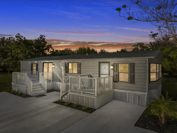 218 S Maple St, Fellsmere, FL 32948