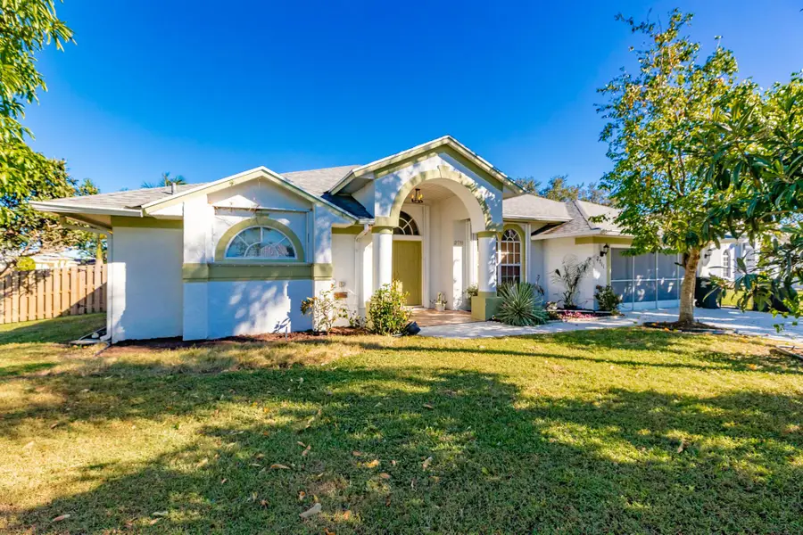 2711 SE Fall St Street, Port Saint Lucie, FL 34984 - Image #3