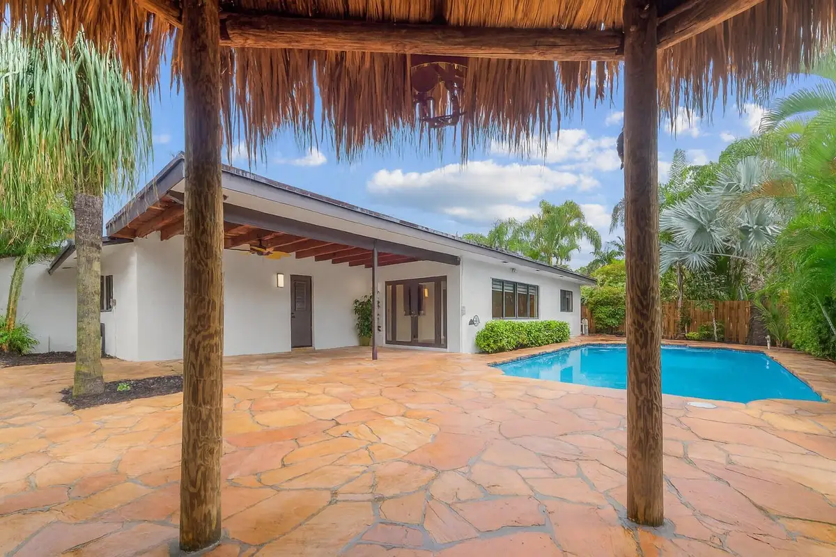 1620 NW 118th Avenue, Pembroke Pines, FL 33026 - Image #1