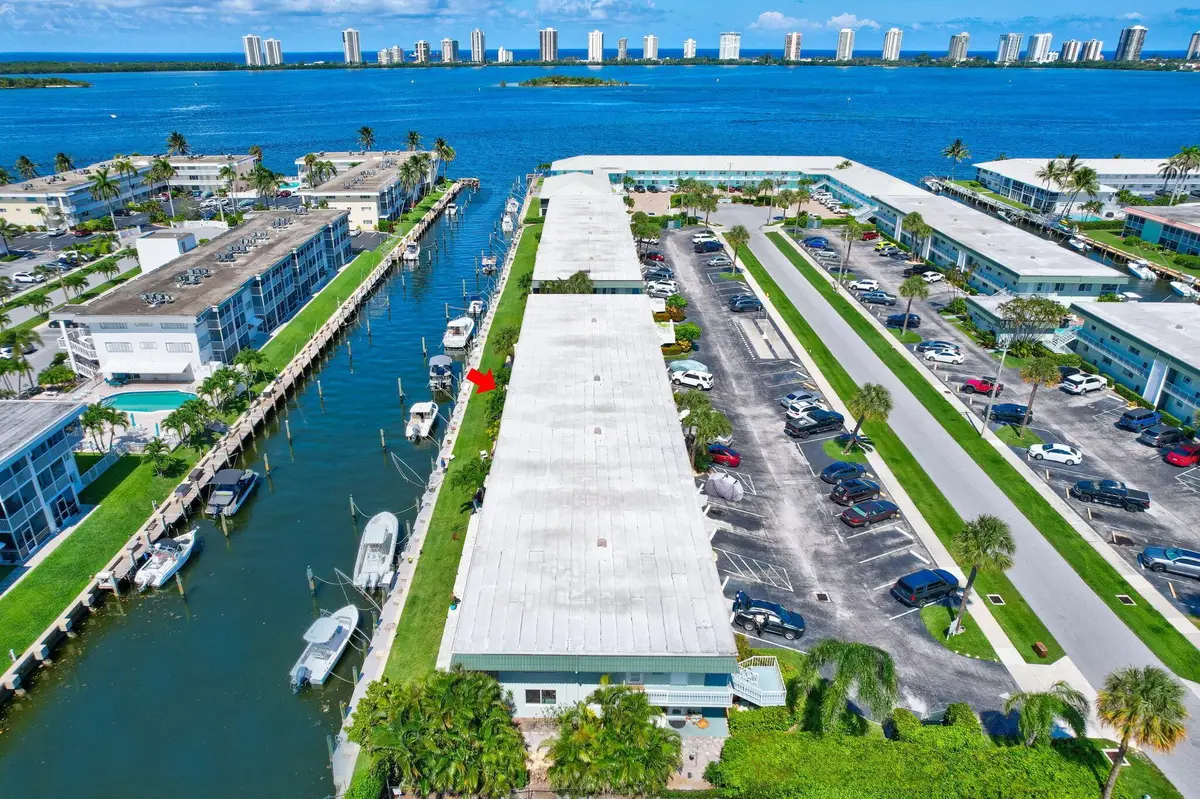 121 Wettaw Lane #211, North Palm Beach, FL 33408 - Image #1