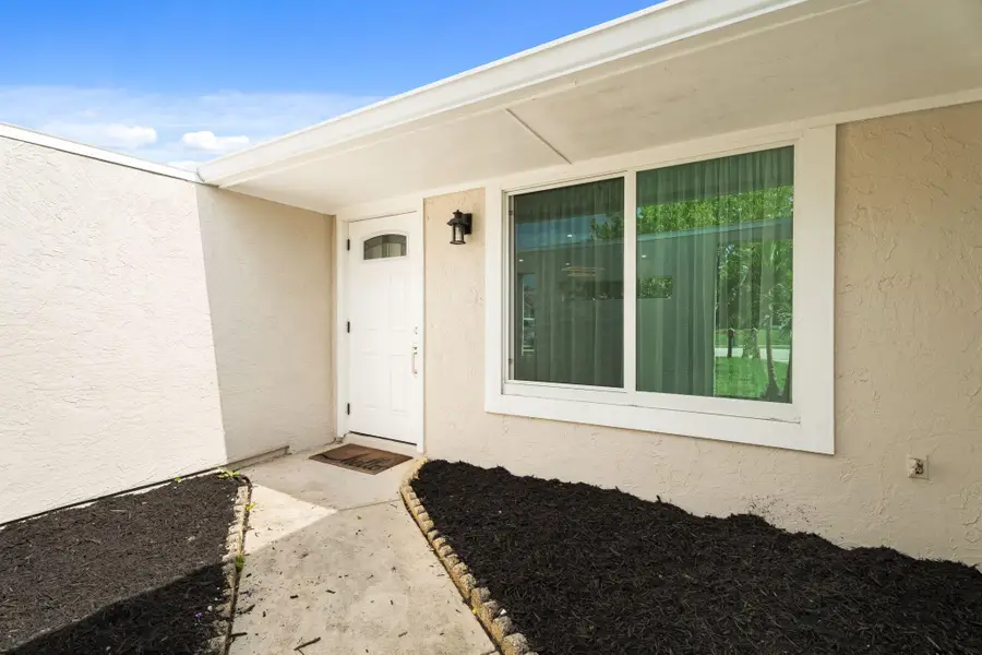 372 SE Oakridge Drive, Port Saint Lucie, FL 34984 - Image #3