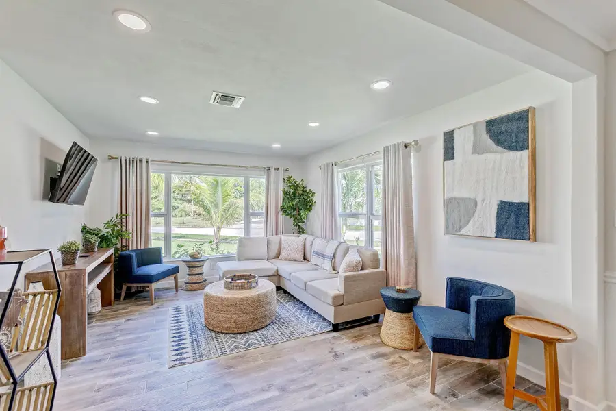 385 Hunter Street, West Palm Beach, FL 33405 - Image #3