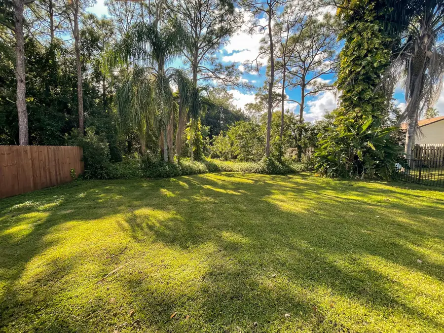 6690 SE Raintree Avenue, Stuart, FL 34997 - Image #2