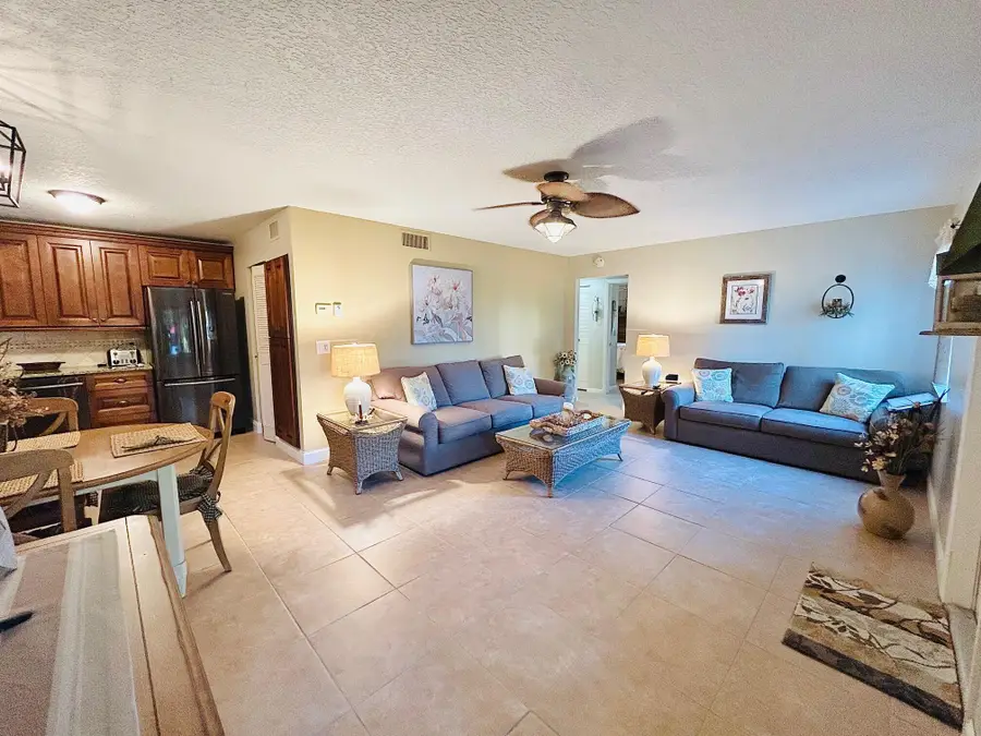 301 Knotty Pine Circle #B-1, Greenacres, FL 33463 - Image #3
