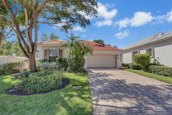 8241 Heritage Club Drive, West Palm Beach, FL 33412