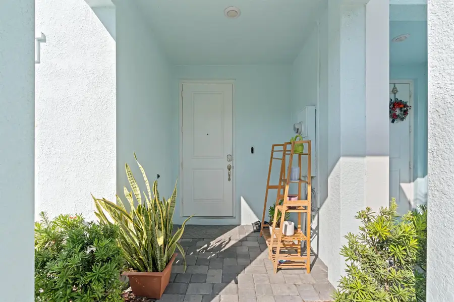 6339 Sailpointe Lane, West Palm Beach, FL 33413 - Image #2