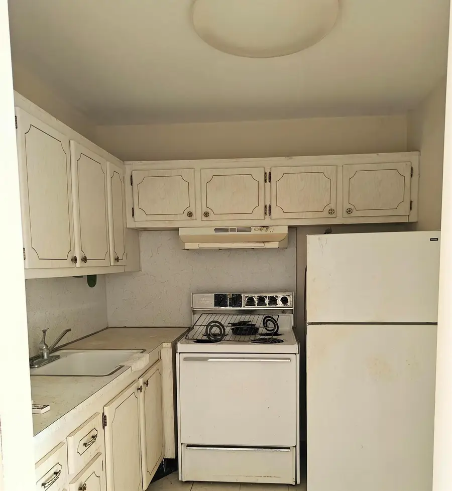 134 Camden F, West Palm Beach, FL 33417 - Image #2