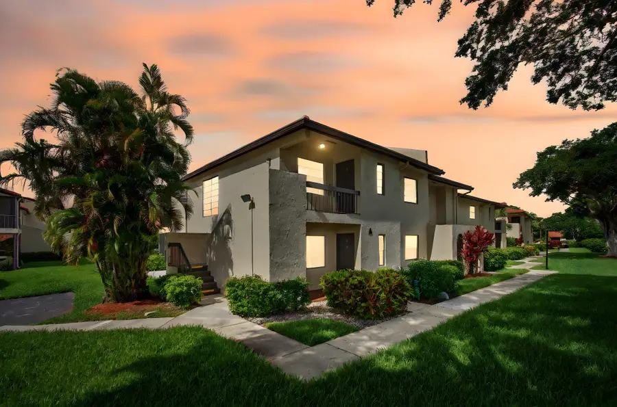 8536 Casa Del Lago #B, Boca Raton, FL 33433 - Image #3