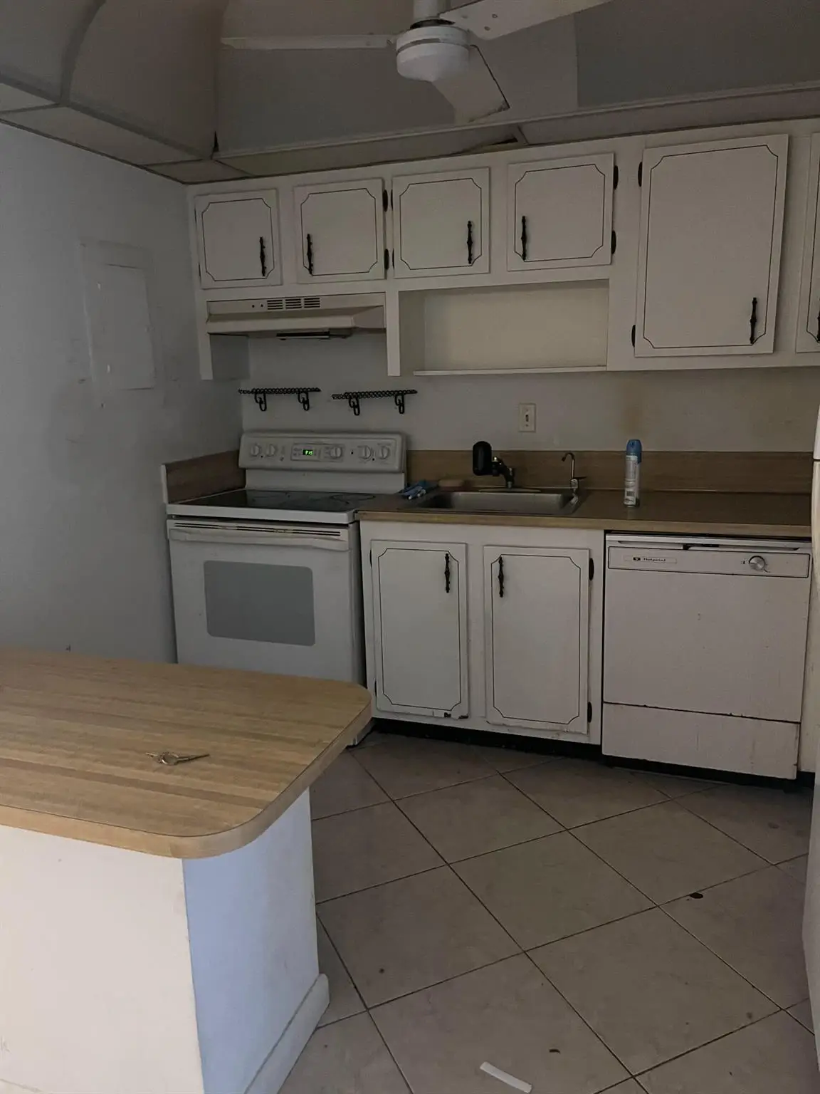 7300 NW 17th Street #115, Plantation, FL 33313 - Image #1