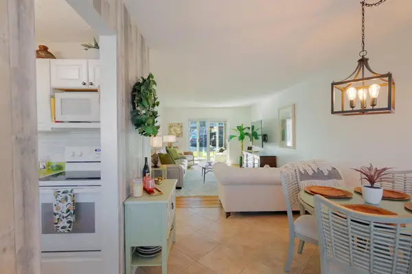 2164 NE 1st Way #105, Boynton Beach, FL 33435