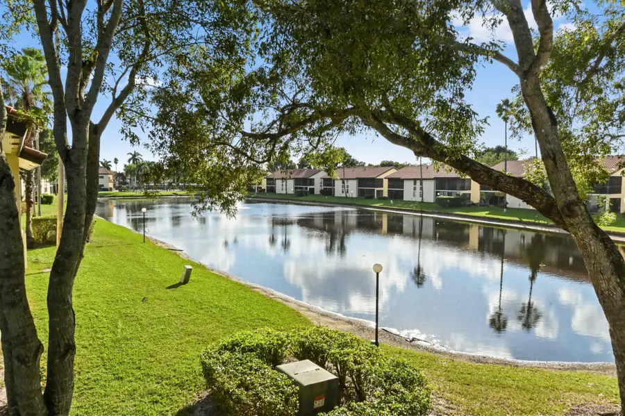 10247 N Circle Lake Drive #201, Boynton Beach, FL 33437 - Image #2