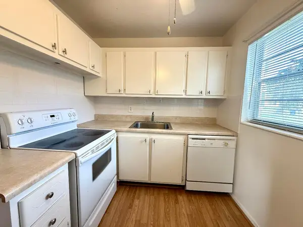 148 Coventry G, West Palm Beach, FL 33417