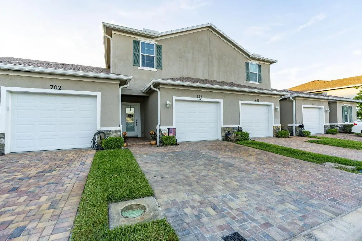 696 NE Waters Edge Lane, Port Saint Lucie, FL 34983 - Image #1